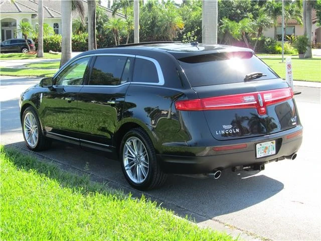 2014 Lincoln MKT - Image 9 of 12