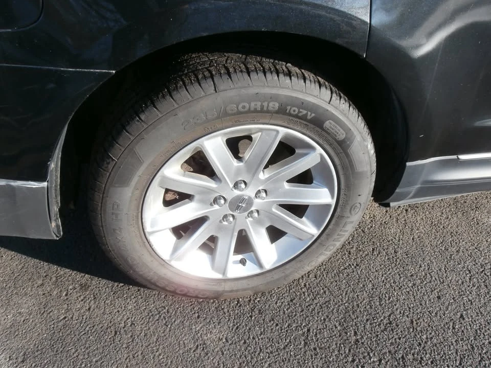 2014 Lincoln MKT - Image 11 of 19