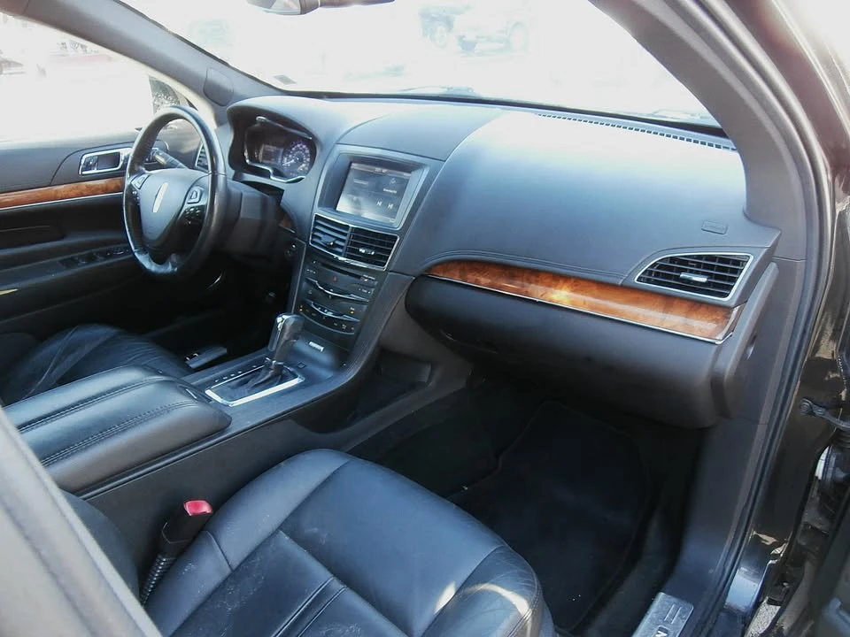 2014 Lincoln MKT - Image 15 of 19