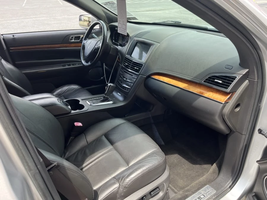 2014 Lincoln MKT - Image 6 of 8