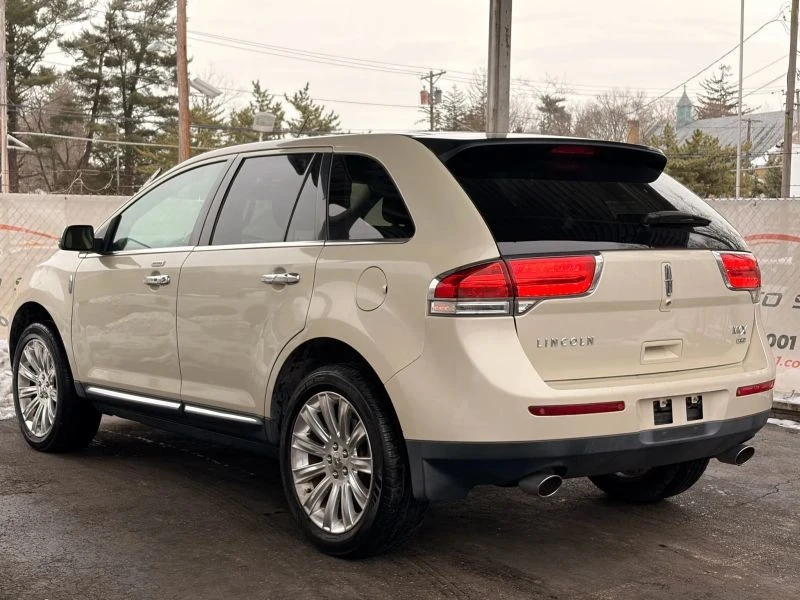 2014 Lincoln MKX - Image 9 of 12