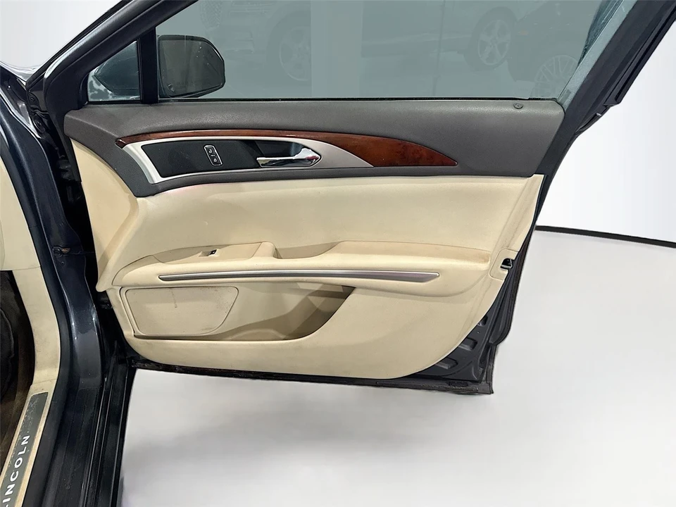 2014 Lincoln MKZ - Image 14 of 16