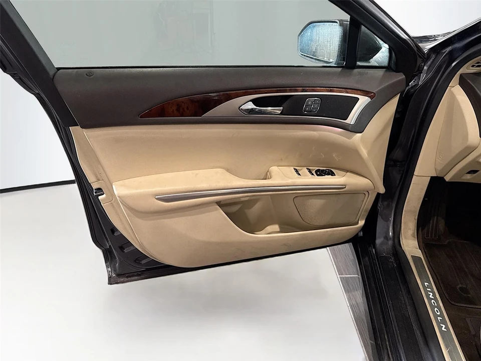 2014 Lincoln MKZ - Image 9 of 16