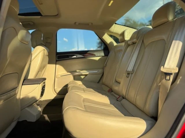 2014 Lincoln MKZ - Image 17 of 21