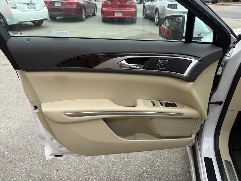 2014 Lincoln MKZ - Image 8 of 11