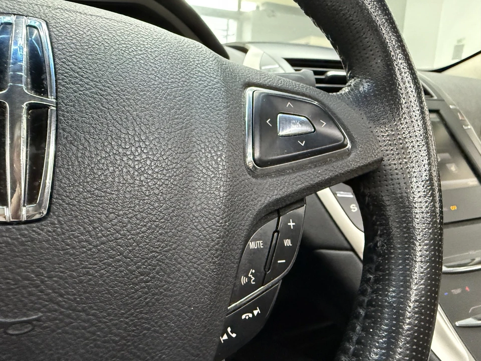 2014 Lincoln MKZ - Image 19 of 21