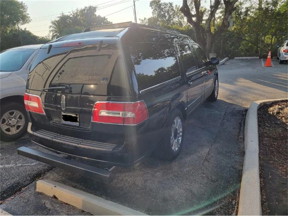 2014 Lincoln Navigator 3rd Gen - Image 14 of 15