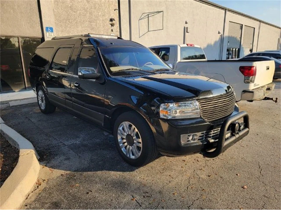 2014 Lincoln Navigator 3rd Gen - Image 11 of 15