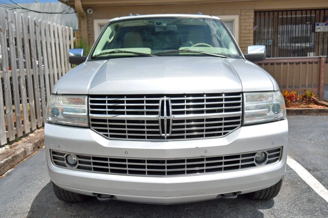 2014 Lincoln Navigator 3rd Gen - Image 4 of 12