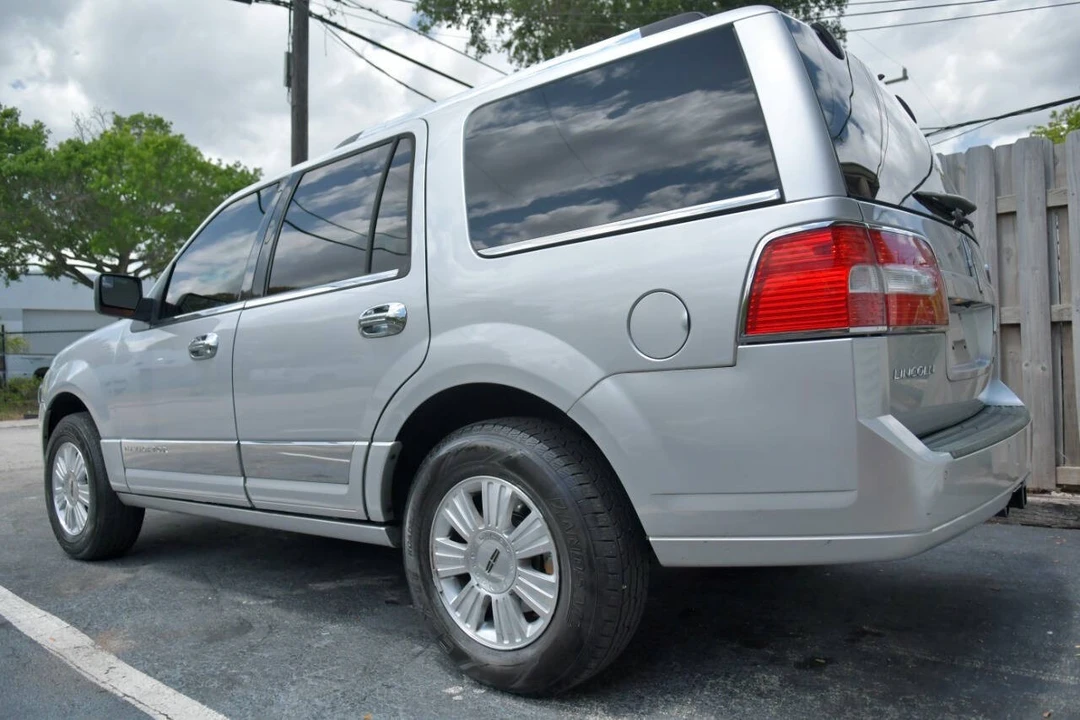 2014 Lincoln Navigator 3rd Gen - Image 8 of 12