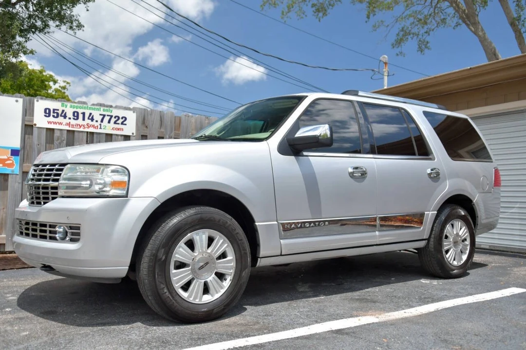 2014 Lincoln Navigator 3rd Gen - Image 6 of 12