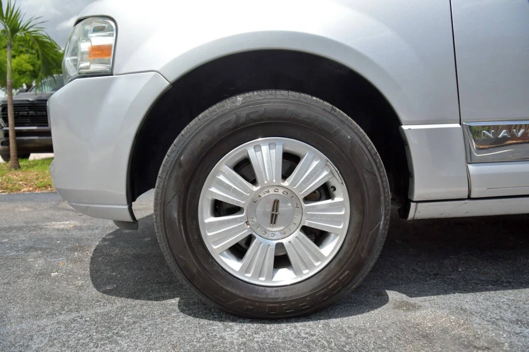 2014 Lincoln Navigator 3rd Gen - Image 12 of 12