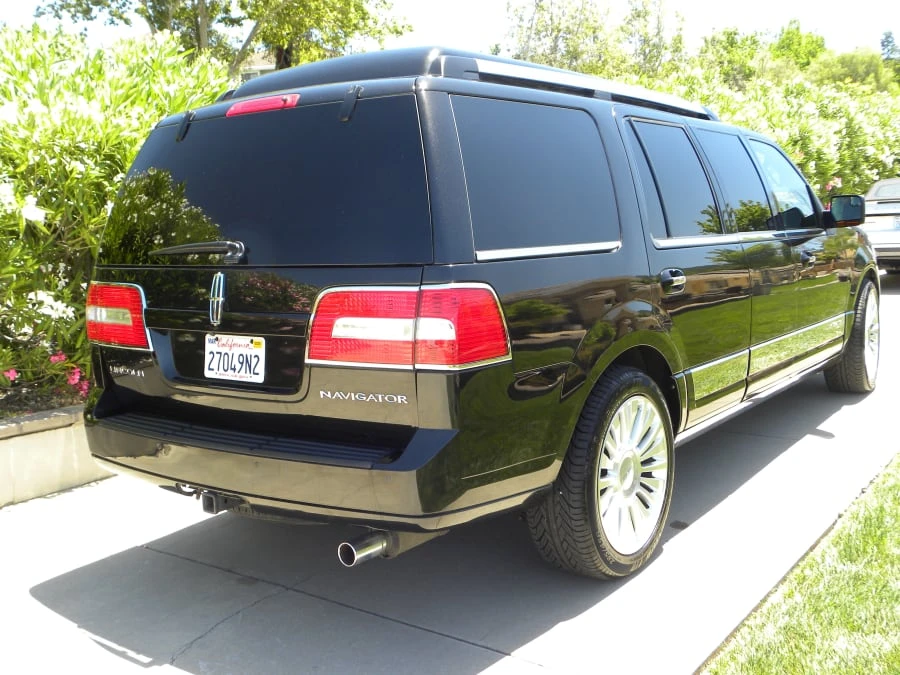 2014 Lincoln Navigator 3rd Gen - Image 3 of 12