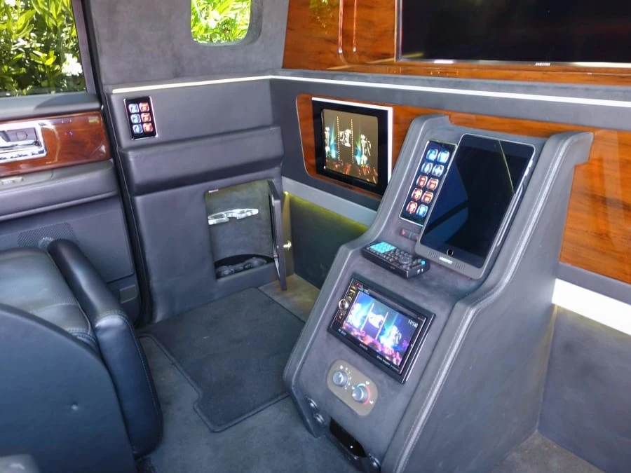 2014 Lincoln Navigator 3rd Gen - Image 10 of 12
