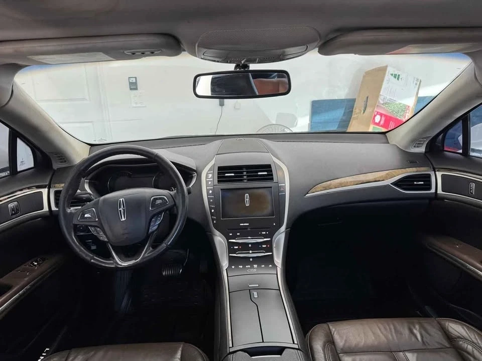 2014 Lincoln MKS - Image 2 of 11