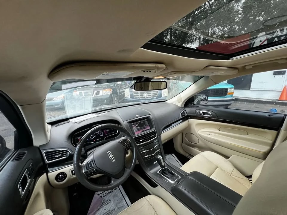 2014 Lincoln MKT - Image 11 of 20