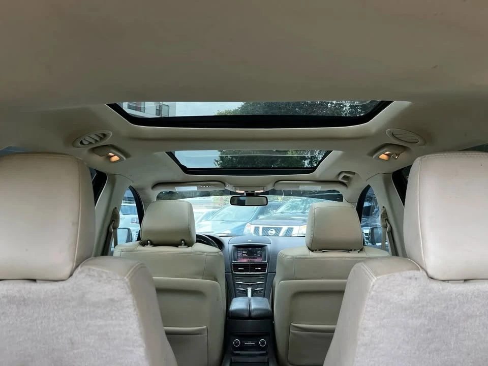 2014 Lincoln MKT - Image 19 of 20