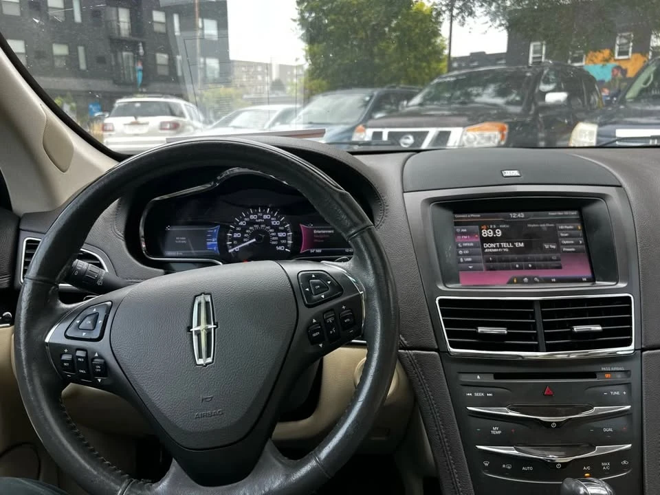 2014 Lincoln MKT - Image 15 of 20