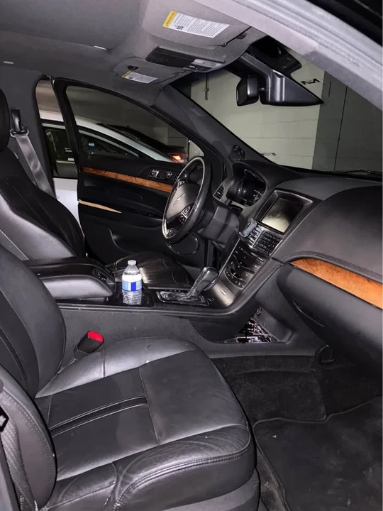 2014 Lincoln MKT - Image 2 of 20