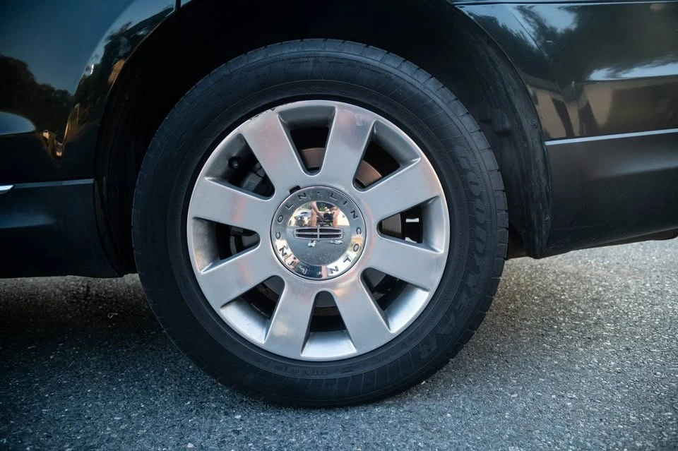 2014 Lincoln MKT - Image 8 of 13