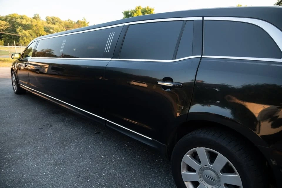 2014 Lincoln MKT - Image 9 of 13