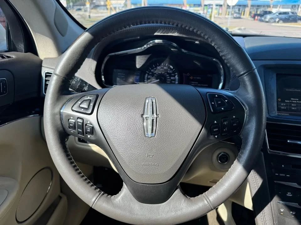 2014 Lincoln MKT - Image 11 of 20
