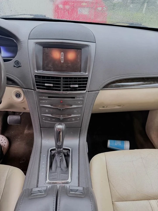 2014 Lincoln MKT - Image 15 of 17