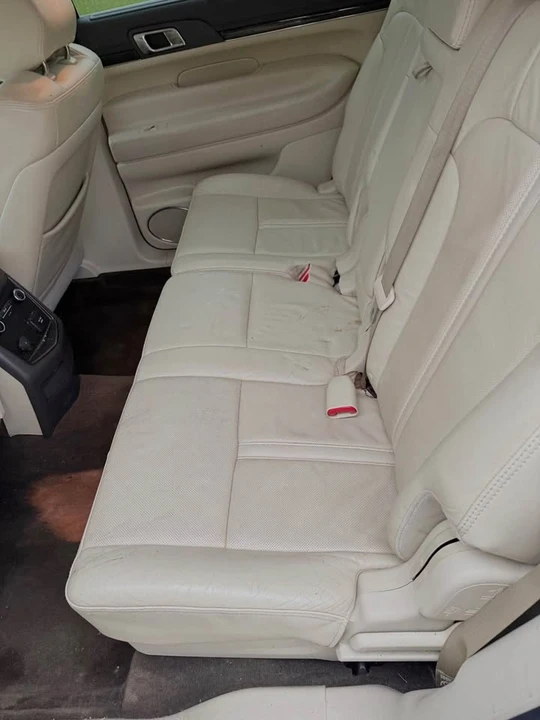 2014 Lincoln MKT - Image 11 of 17