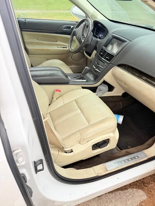 2014 Lincoln MKT - Image 9 of 17