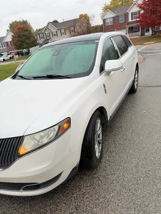 2014 Lincoln MKT - Image 5 of 17
