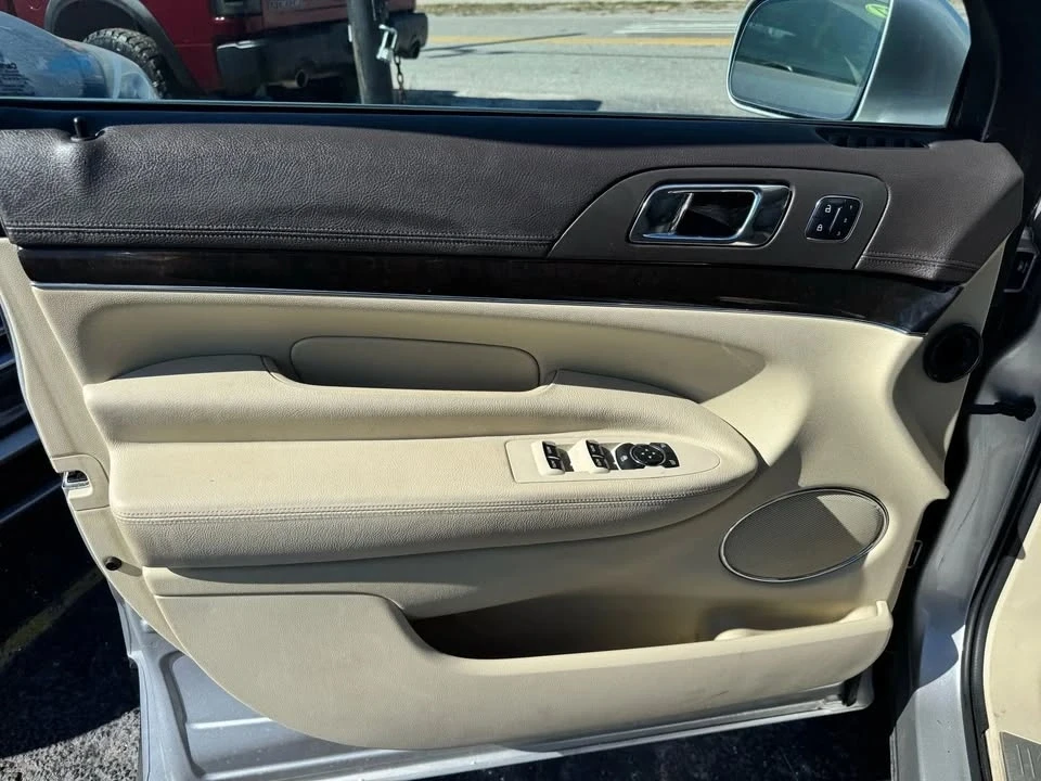 2014 Lincoln MKT - Image 9 of 20