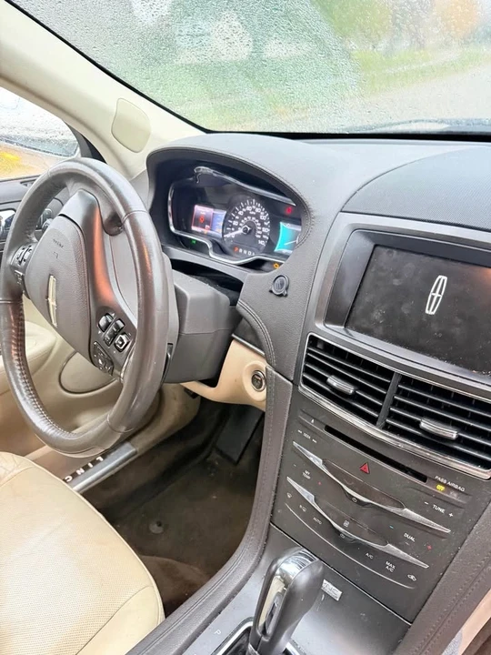 2014 Lincoln MKT - Image 7 of 17