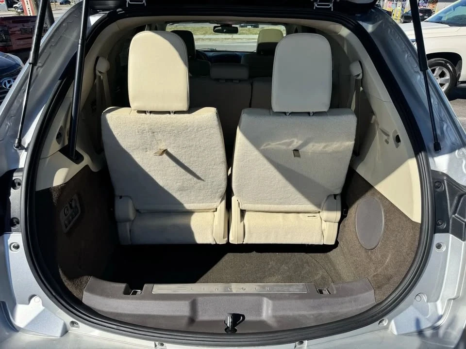 2014 Lincoln MKT - Image 19 of 20