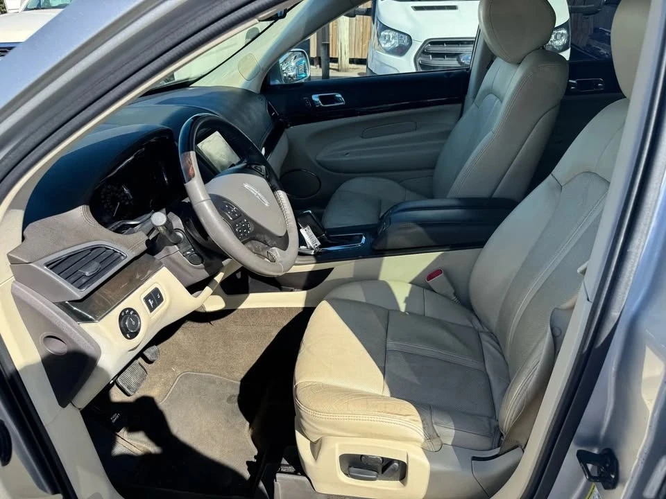 2014 Lincoln MKT - Image 10 of 20