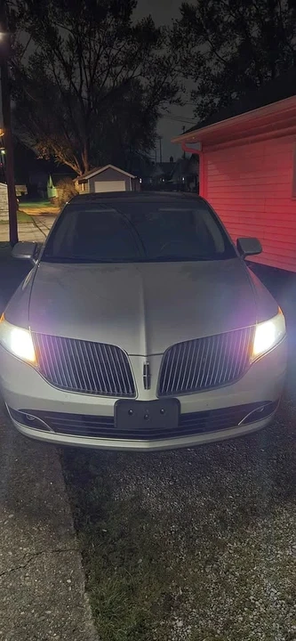 2014 Lincoln MKT - Image 9 of 10