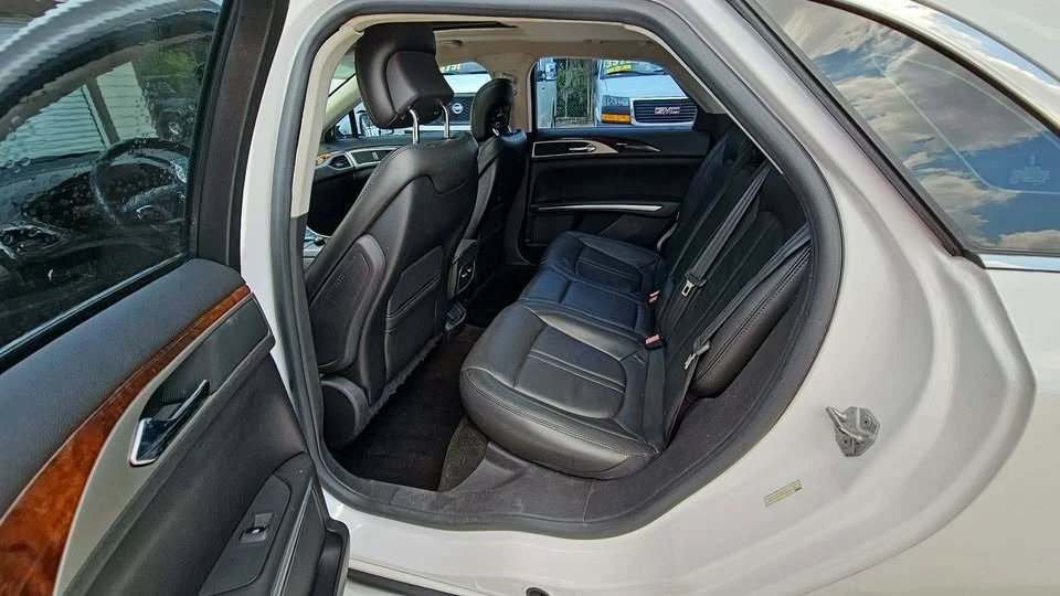 2014 Lincoln MKZ - Image 6 of 8