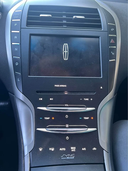 2014 Lincoln MKZ - Image 11 of 13