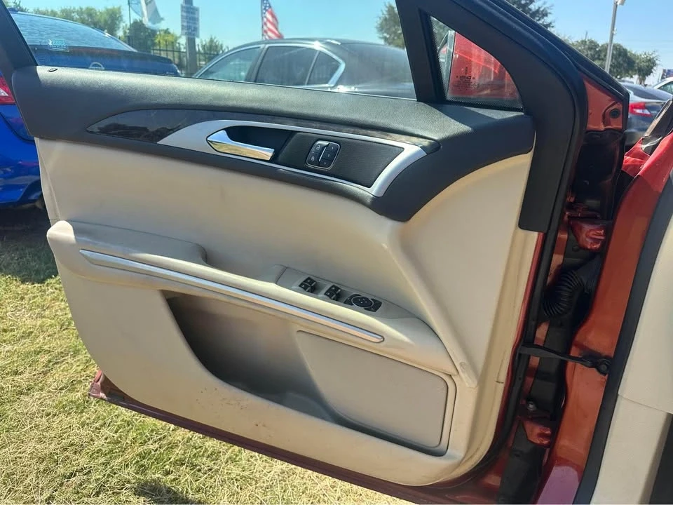 2014 Lincoln MKZ - Image 13 of 16