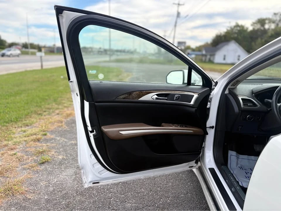 2014 Lincoln MKZ - Image 9 of 20