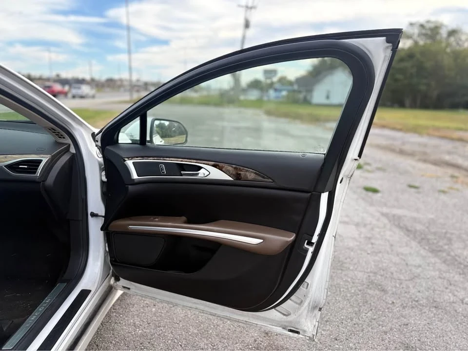 2014 Lincoln MKZ - Image 13 of 20