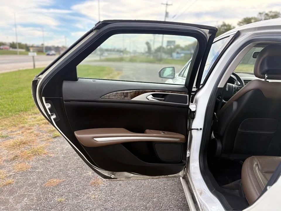 2014 Lincoln MKZ - Image 11 of 20