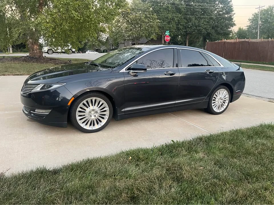 2014 Lincoln MKZ - Image 16 of 18