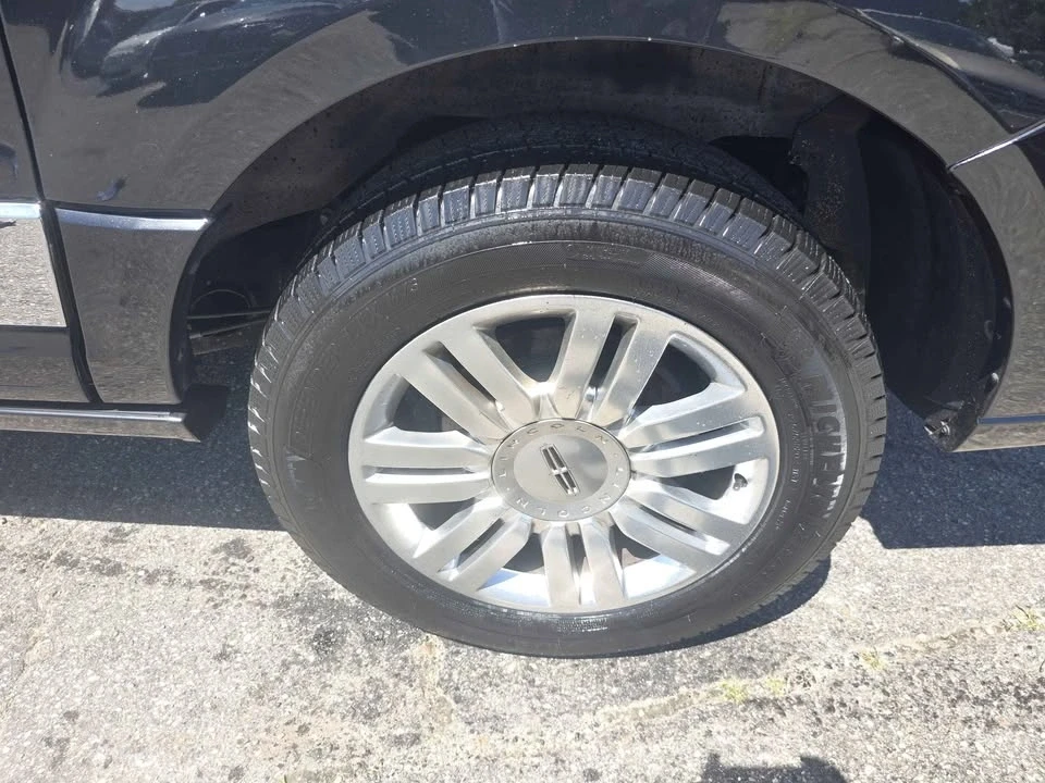 2014 Lincoln Navigator 3rd Gen - Image 13 of 15
