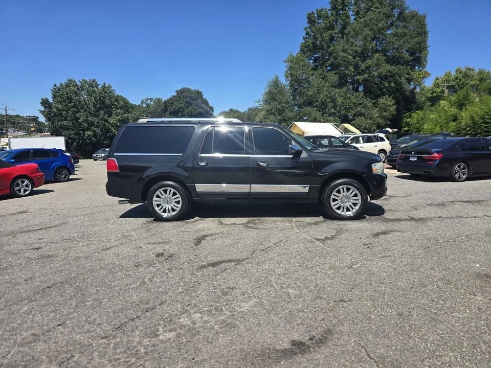 2014 Lincoln Navigator 3rd Gen - Image 2 of 15
