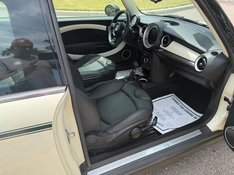 2014 Mini Clubman 1st Gen - Image 14 of 17