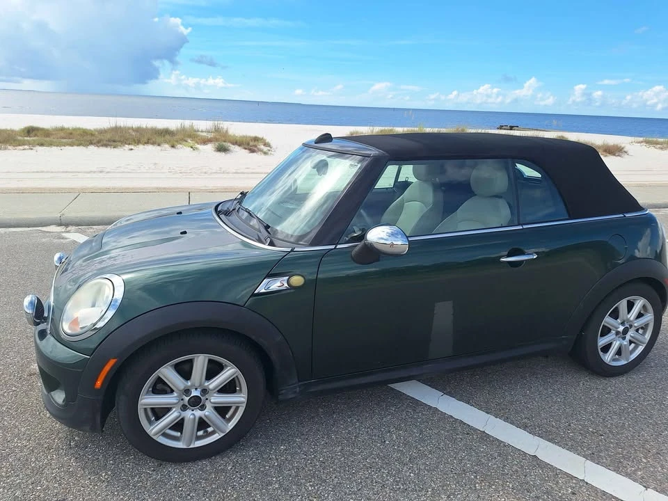 2014 Mini Mini 2nd Gen - Image 2 of 8
