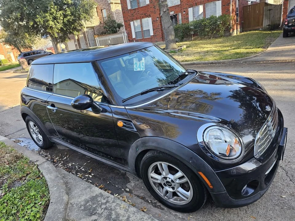 2014 Mini Mini 3rd Gen - Image 2 of 5