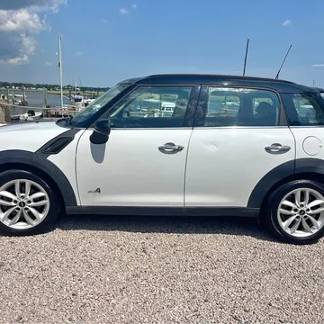 2014 MINI Countryman Cooper Hatchback 4D