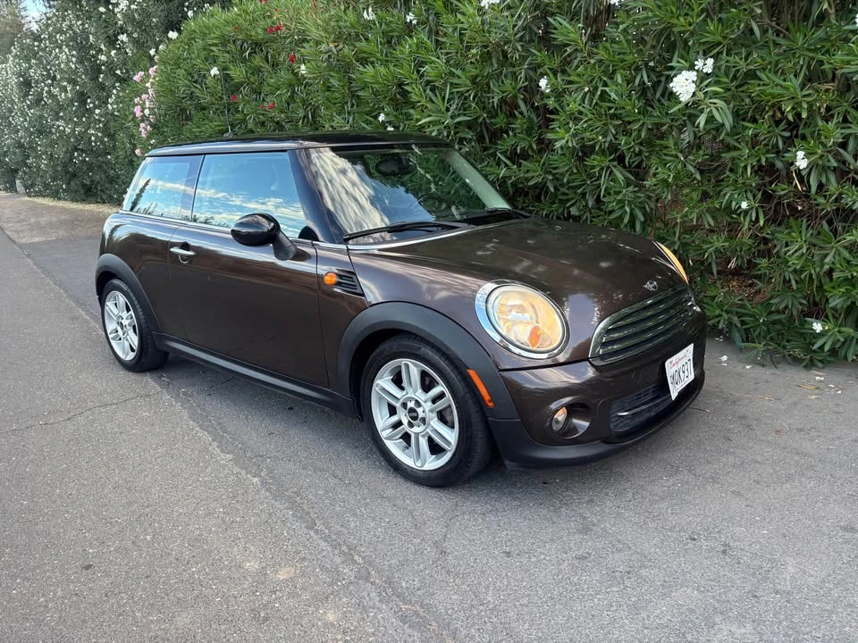 2014 Mini Coupe & Roadster - Image 2 of 9
