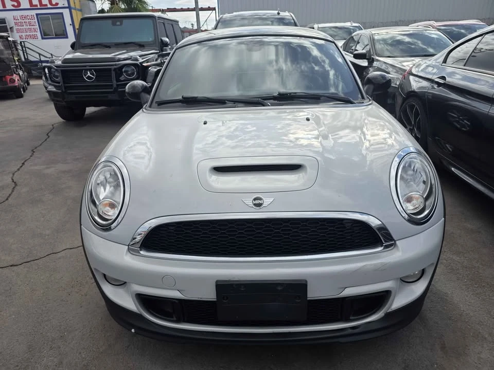 2014 Mini Mini 2nd Gen - Image 2 of 2